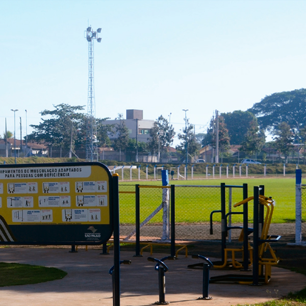 Reforma, instalação de alambrado e criação do Centro de Treinamento “Gilberto C. Storniolo” no Estádio Municipal.