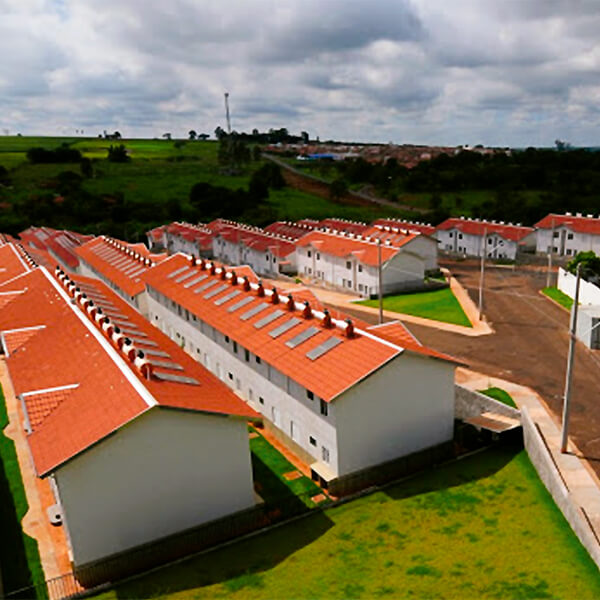 Investimento em moradia popular. Em 2015, foram entregues 380 unidades de apartamentos do Conjunto Ibitinga III, construído através do programa “Minha Casa Minha Vida”