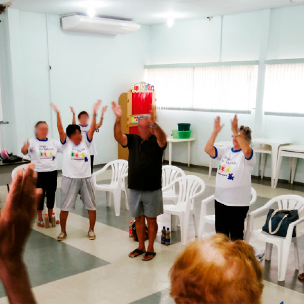 Atividades de prevenção e fortalecimento de vínculos familiares com crianças e jovens.