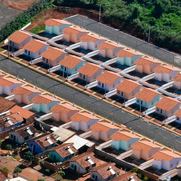 Em 2013, através da CDHU, foram entregues 44 Casas no Jardim Santo Antônio, em parceria com o Governo do Estado.