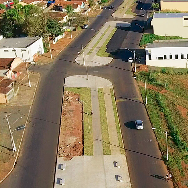 Reurbanização e implantação do estacionamento 450 (trecho 1) da Av. Engenheiro Ivanil Francischini - “Perimetral”, em parceria com o Governo do Estado; e implantação da Ciclofaixa.