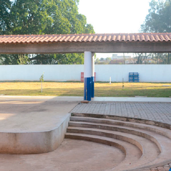 Investimentos na Educação com a criação de mais 300 novas vagas em creches. Construção da Creche do Jardim Pacola, em parceria com o Governo Federal. Construção da Creche no Jardim Santo Antônio para atender todas as crianças daquela região.